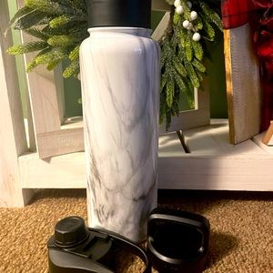 White. New cups. Comes with 3 different lids and 2 straws.